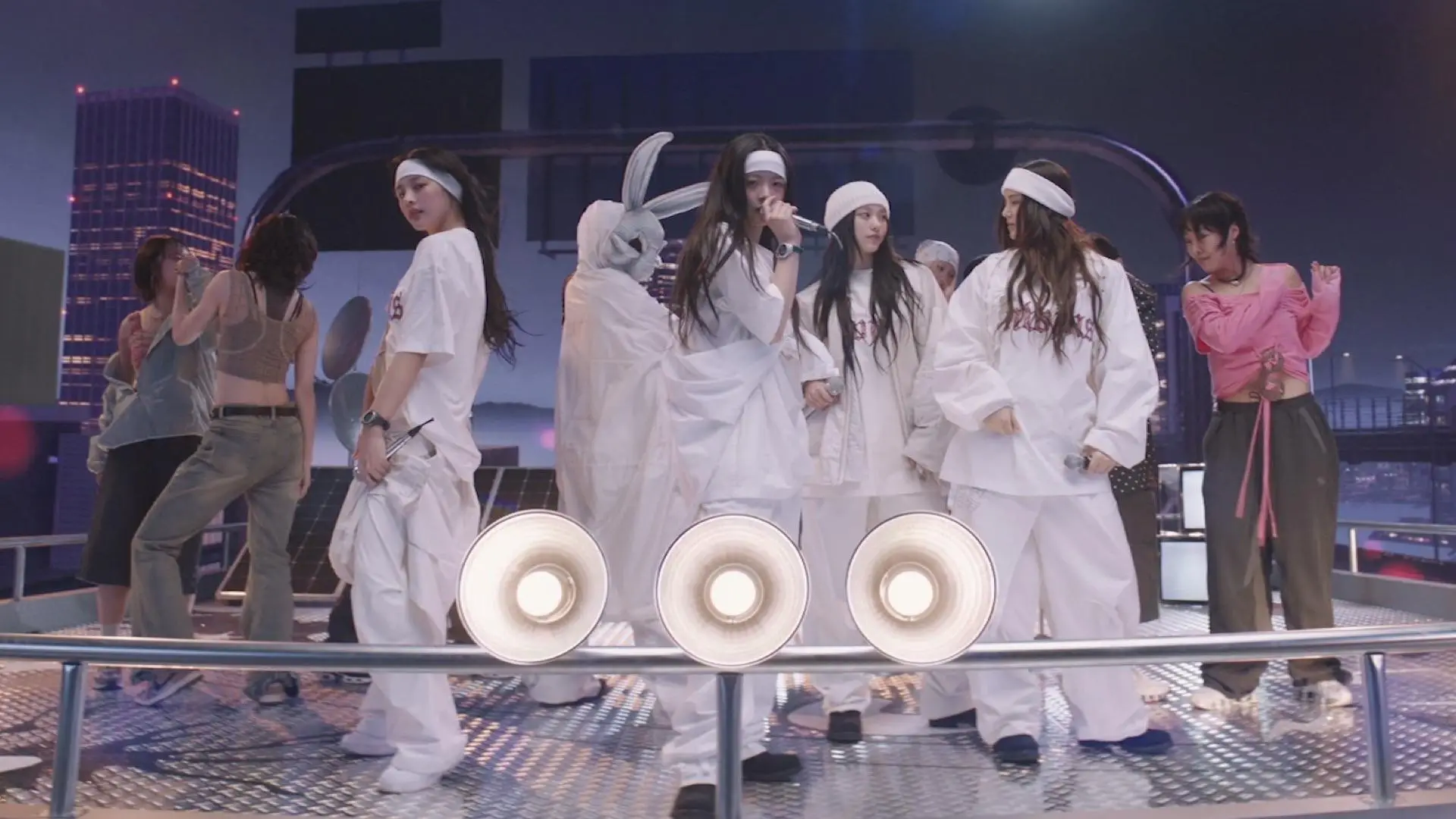 NewJeans Supernatural Japanese debut music video scene